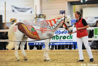 Illustration for article titled These inside-out horses are both creepy and cool